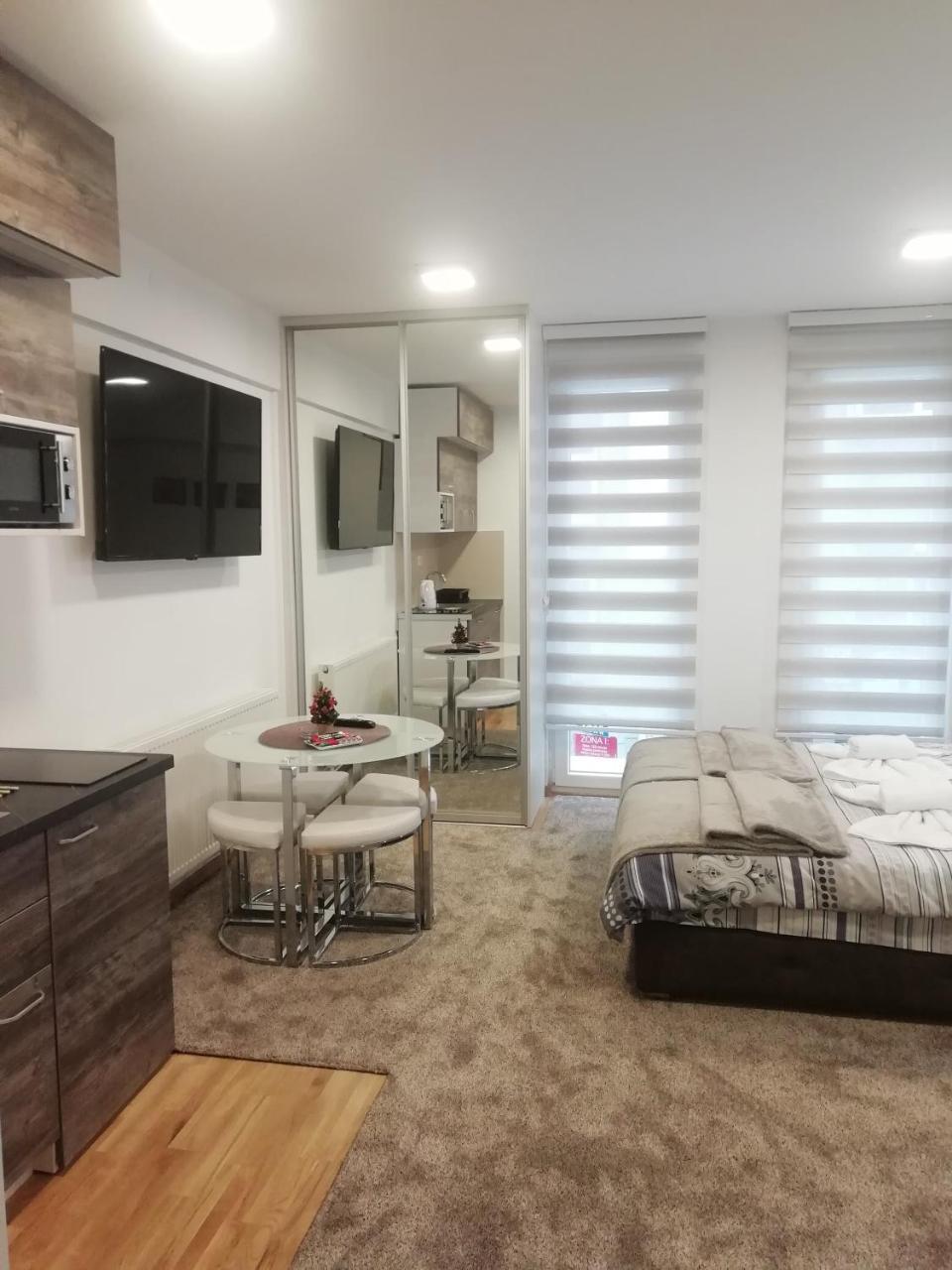 Apartman Centar 1 อูชิเซ ภายนอก รูปภาพ