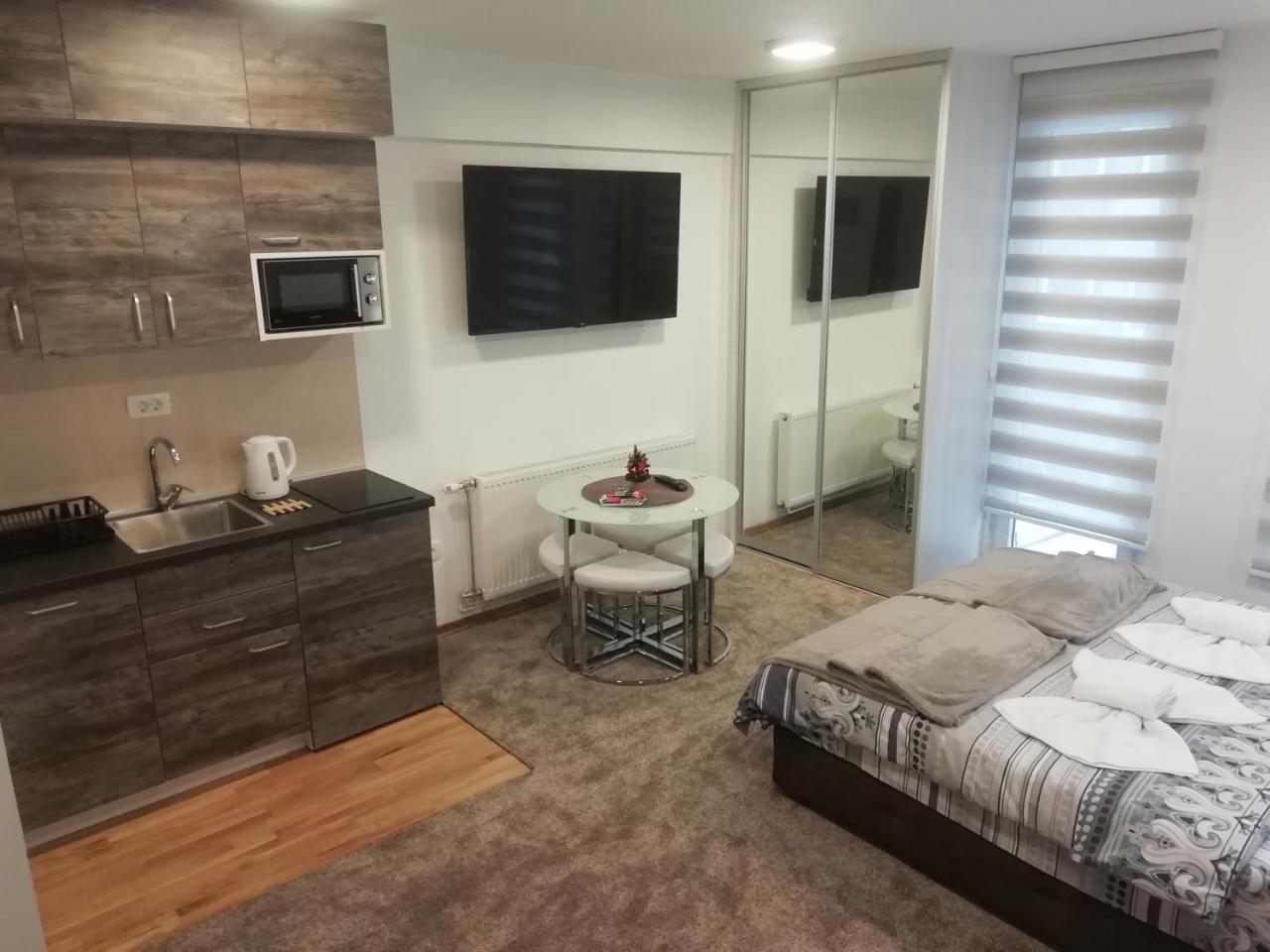 Apartman Centar 1 อูชิเซ ภายนอก รูปภาพ