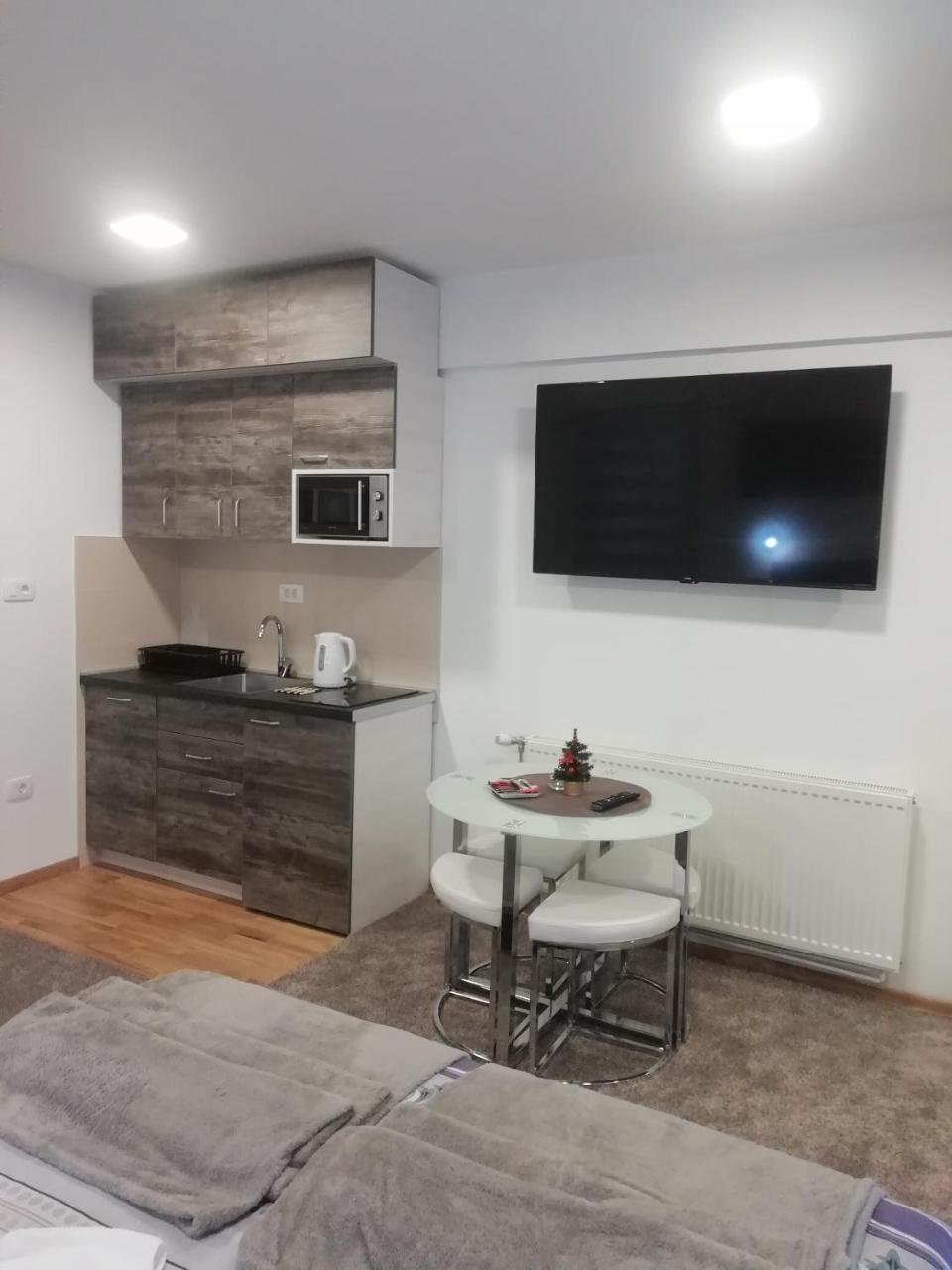 Apartman Centar 1 อูชิเซ ภายนอก รูปภาพ